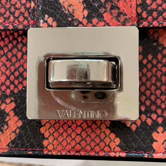 Mario Valentino coral red snake print bag - Picture 3 of 8